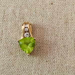 10K Yellow Gold Peridot Pendant